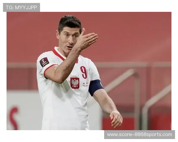 从草根到巨星一位足球队核心球星的成长故事与荣耀时刻