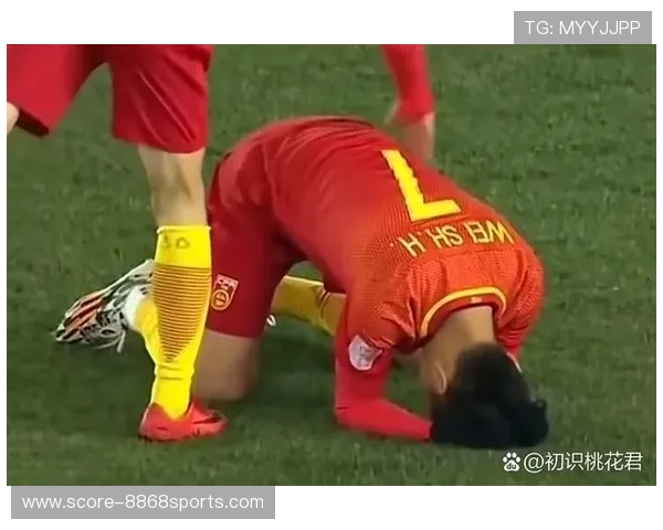 足球球星抠鼻子瞬间曝光 引发网友热议 这一幕引发了怎样的反响