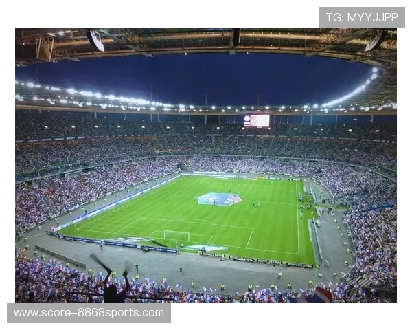 退役足球明星风采回顾全景图集见证辉煌与荣耀的瞬间 退役足球明星风采回顾全景图集见证辉煌与荣耀的瞬间